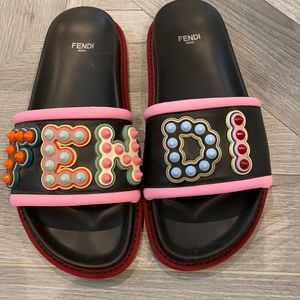 Fendi fun fare slide 38.5 like new